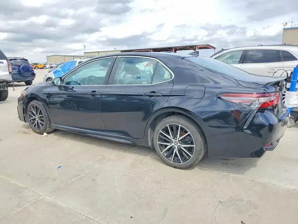 4T1G11AK1MU469898 2021 TOYOTA CAMRY - Image 2
