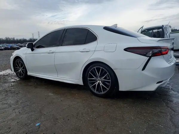 4T1G11AK1MU469996 2021 TOYOTA CAMRY - Image 2