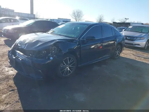 4T1G11AK1MU471229 2021 TOYOTA CAMRY - Image 2
