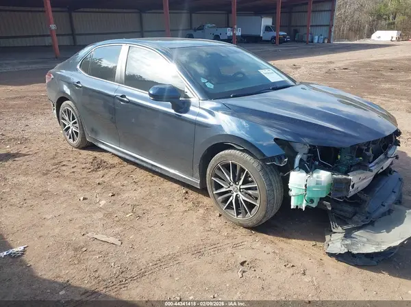 4T1G11AK1MU475474 2021 TOYOTA CAMRY - Image 1