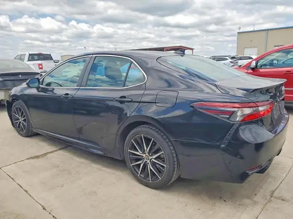 4T1G11AK1MU476429 2021 TOYOTA CAMRY - Image 2
