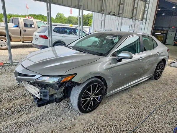 4T1G11AK1MU478357 2021 TOYOTA CAMRY - Image 1
