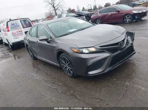 4T1G11AK1MU483509 2021 TOYOTA CAMRY - Image 1