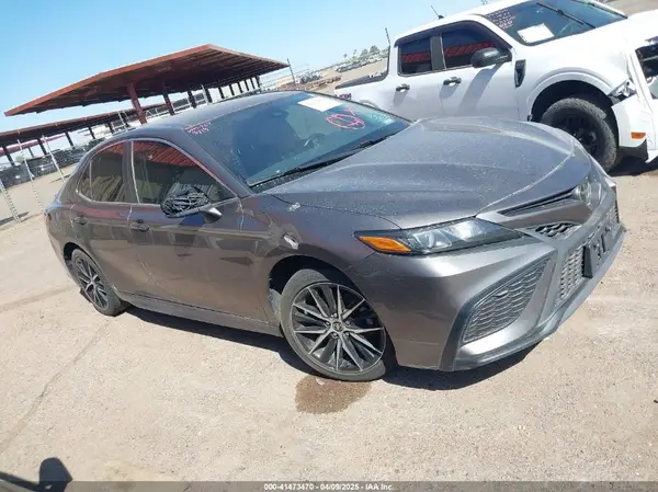 4T1G11AK1MU486779 2021 TOYOTA CAMRY - Image 1