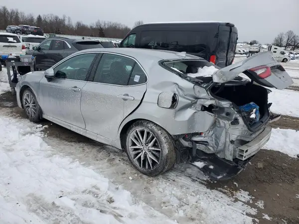4T1G11AK1MU493246 2021 TOYOTA CAMRY - Image 2