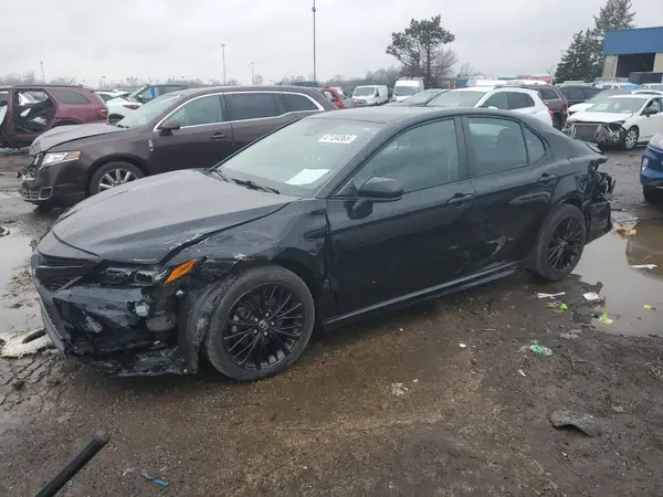 4T1G11AK1MU493411 2021 TOYOTA CAMRY - Image 1