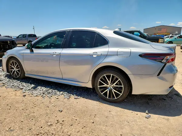 4T1G11AK1MU494946 2021 TOYOTA CAMRY - Image 2