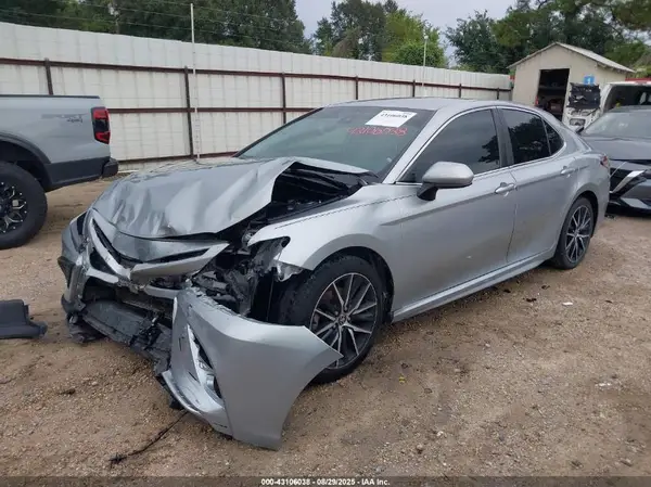 4T1G11AK1MU495773 2021 TOYOTA CAMRY - Image 2