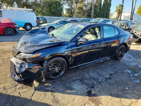 4T1G11AK1MU496390 2021 TOYOTA CAMRY - Image 1