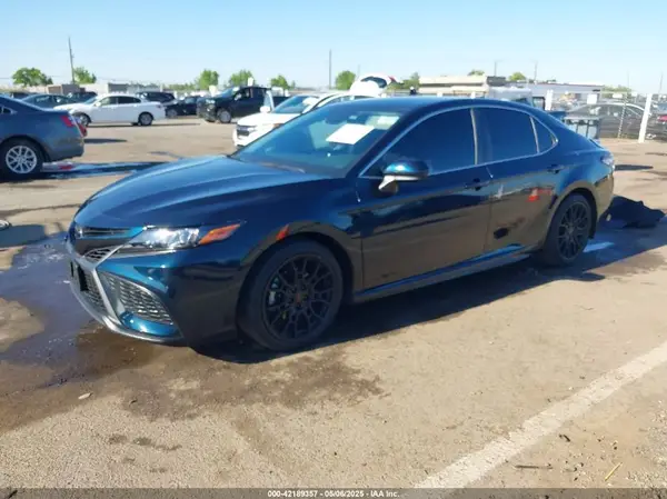 4T1G11AK1MU497412 2021 TOYOTA CAMRY - Image 2