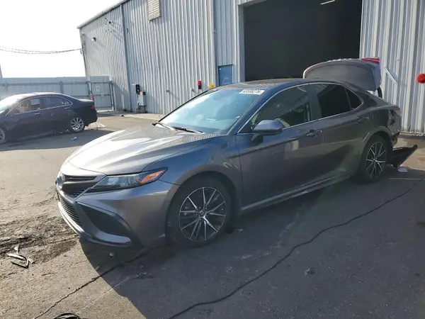 4T1G11AK1MU511826 2021 TOYOTA CAMRY - Image 1