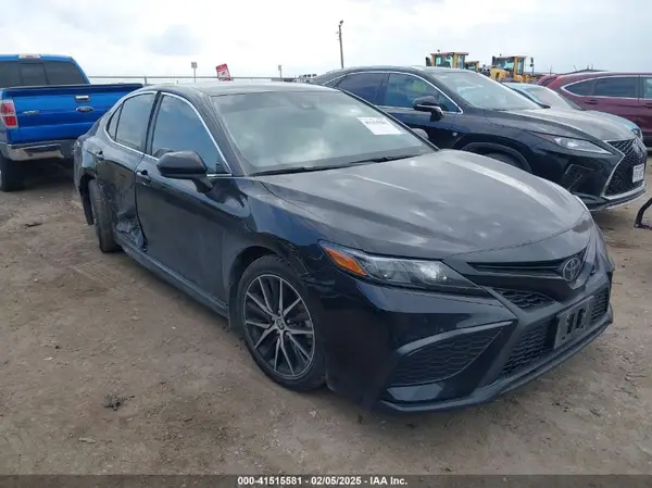 4T1G11AK1MU515519 2021 TOYOTA CAMRY - Image 1