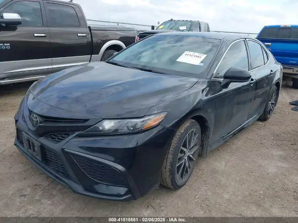 4T1G11AK1MU515519 2021 TOYOTA CAMRY - Image 2