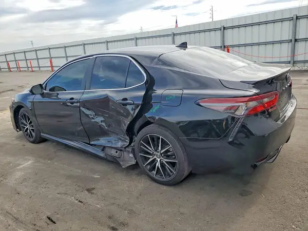 4T1G11AK1MU516928 2021 TOYOTA CAMRY - Image 2