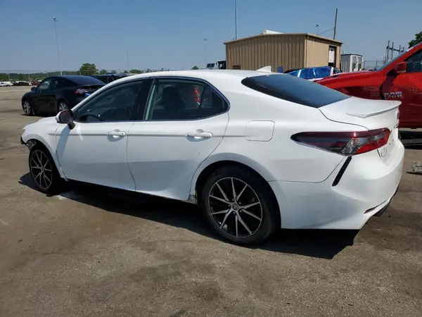 4T1G11AK1MU517545 2021 TOYOTA CAMRY - Image 2