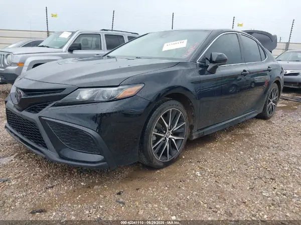4T1G11AK1MU517769 2021 TOYOTA CAMRY - Image 2
