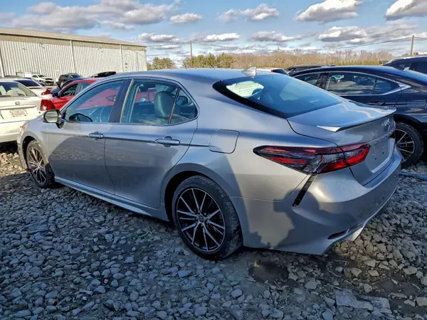 4T1G11AK1MU517948 2021 TOYOTA CAMRY - Image 2