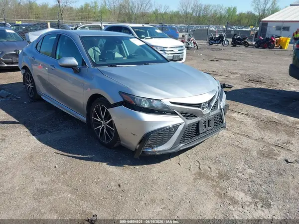 4T1G11AK1MU522681 2021 TOYOTA CAMRY - Image 1