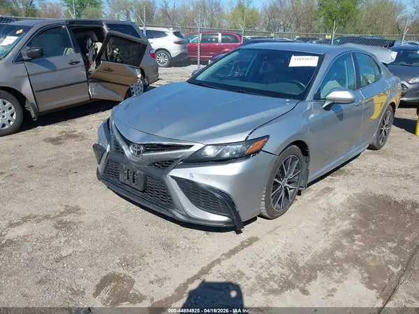 4T1G11AK1MU522681 2021 TOYOTA CAMRY - Image 2