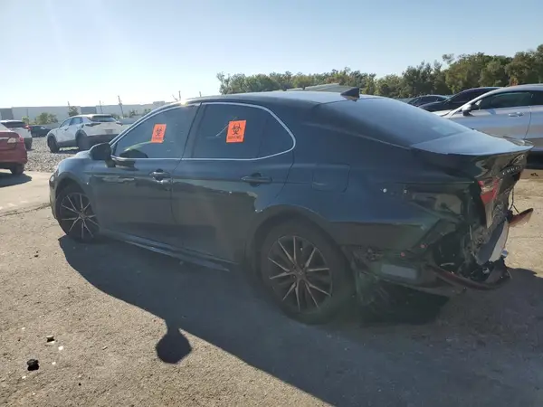 4T1G11AK1MU522888 2021 TOYOTA CAMRY - Image 2