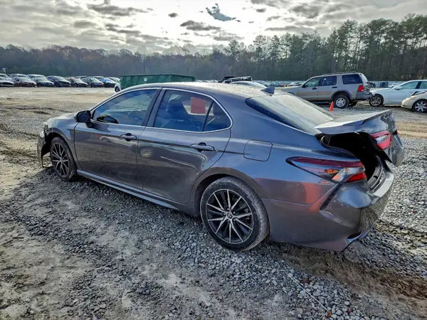 4T1G11AK1MU523930 2021 TOYOTA CAMRY - Image 2