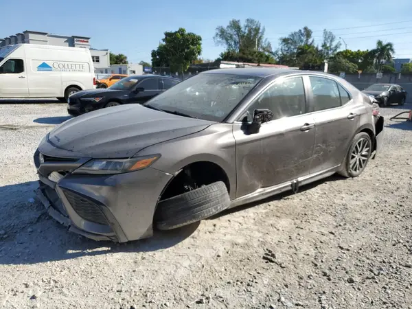4T1G11AK1MU524513 2021 TOYOTA CAMRY - Image 1
