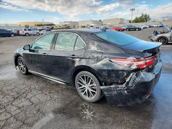 4T1G11AK1MU525936 2021 TOYOTA CAMRY - Image 2