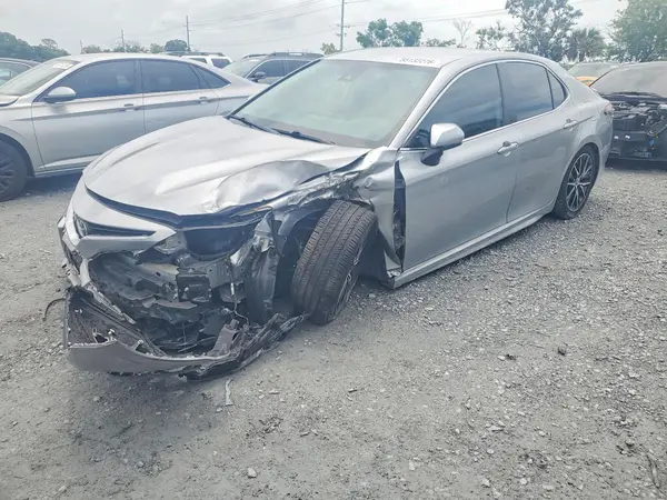 4T1G11AK1MU526004 2021 TOYOTA CAMRY - Image 1