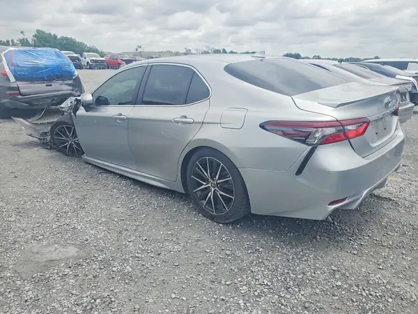 4T1G11AK1MU526004 2021 TOYOTA CAMRY - Image 2