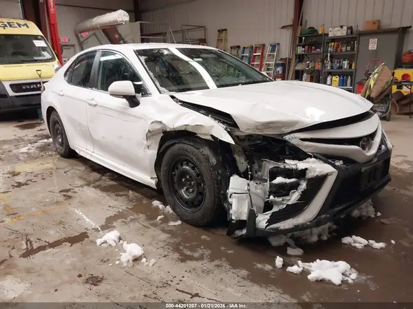 4T1G11AK1MU530098 2021 TOYOTA CAMRY - Image 1