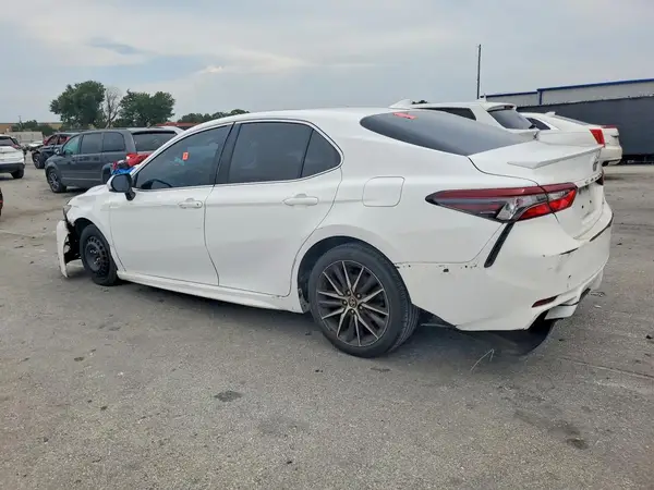4T1G11AK1MU530859 2021 TOYOTA CAMRY - Image 2