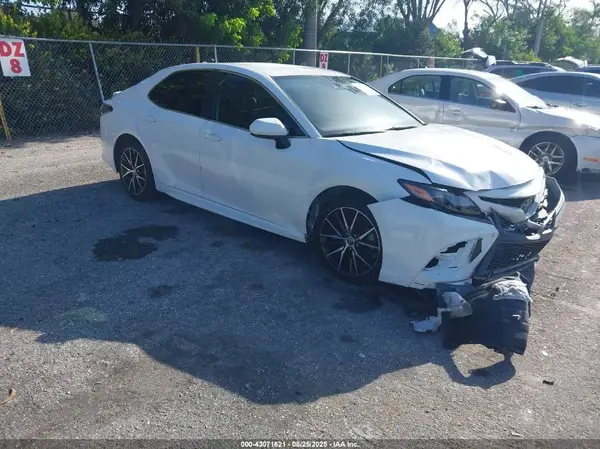 4T1G11AK1MU531414 2021 TOYOTA CAMRY - Image 1