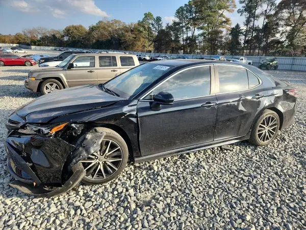 4T1G11AK1MU531462 2021 TOYOTA CAMRY - Image 1