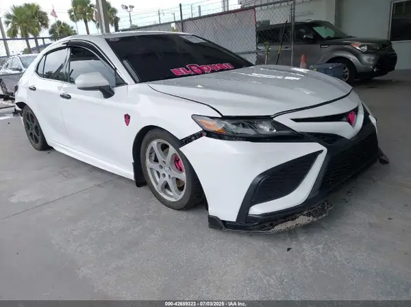 4T1G11AK1MU533194 2021 TOYOTA CAMRY - Image 1