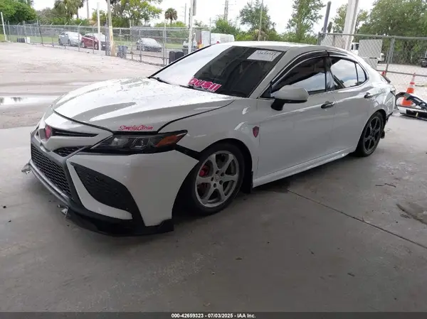 4T1G11AK1MU533194 2021 TOYOTA CAMRY - Image 2