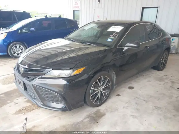 4T1G11AK1MU535592 2021 TOYOTA CAMRY - Image 2