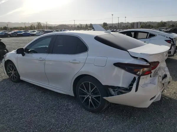 4T1G11AK1MU535754 2021 TOYOTA CAMRY - Image 2
