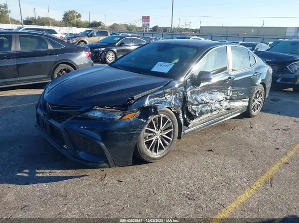 4T1G11AK1MU537553 2021 TOYOTA CAMRY - Image 2