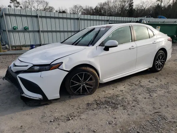 4T1G11AK1MU542476 2021 TOYOTA CAMRY - Image 1