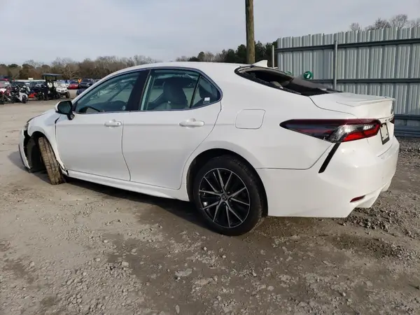 4T1G11AK1MU542476 2021 TOYOTA CAMRY - Image 2