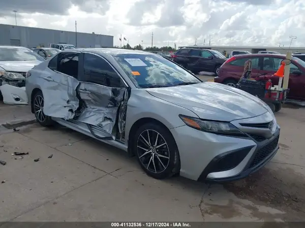 4T1G11AK1MU542834 2021 TOYOTA CAMRY - Image 1