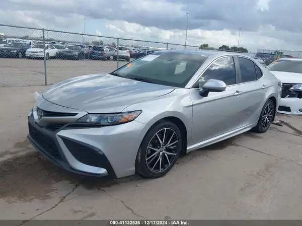 4T1G11AK1MU542834 2021 TOYOTA CAMRY - Image 2