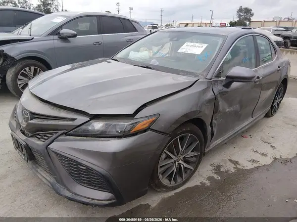 4T1G11AK1MU545457 2021 TOYOTA CAMRY - Image 2