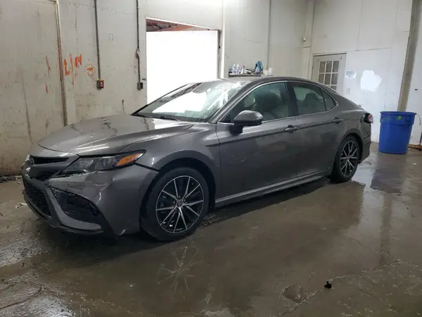 4T1G11AK1MU546348 2021 TOYOTA CAMRY - Image 1