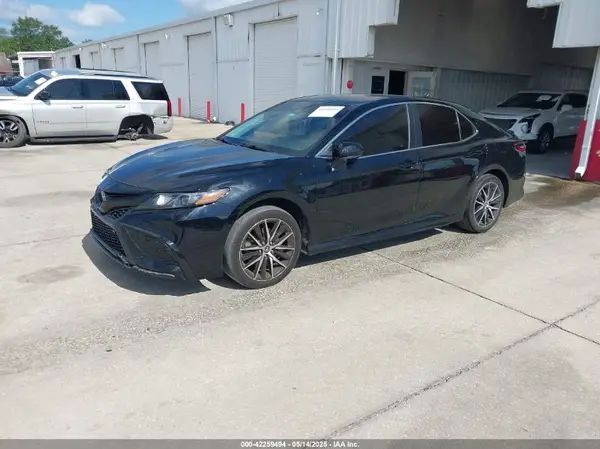 4T1G11AK1MU546821 2021 TOYOTA CAMRY - Image 2