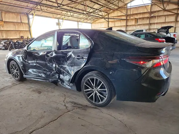 4T1G11AK1MU548388 2021 TOYOTA CAMRY - Image 2