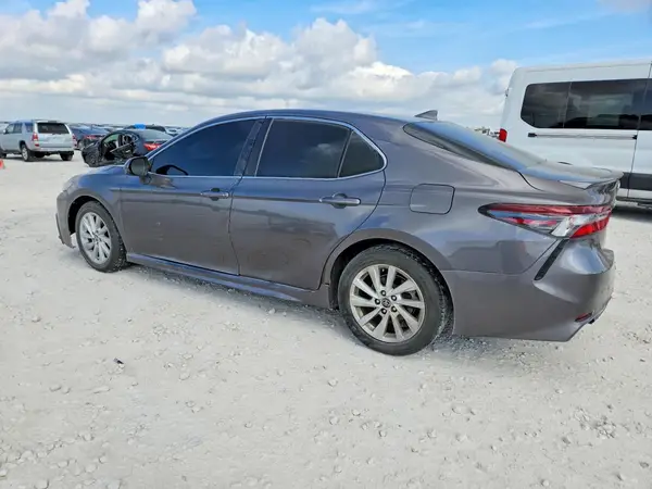 4T1G11AK1MU549170 2021 TOYOTA CAMRY - Image 2