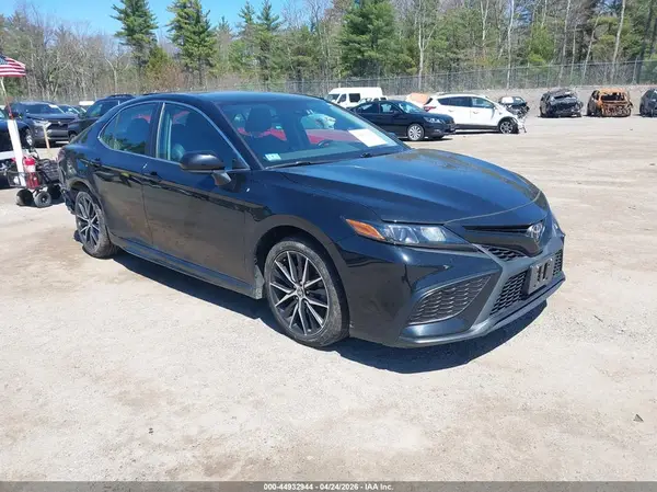 4T1G11AK1MU551890 2021 TOYOTA CAMRY - Image 1