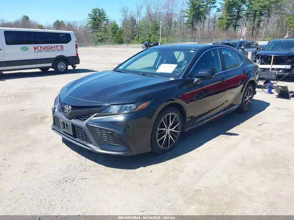 4T1G11AK1MU551890 2021 TOYOTA CAMRY - Image 2