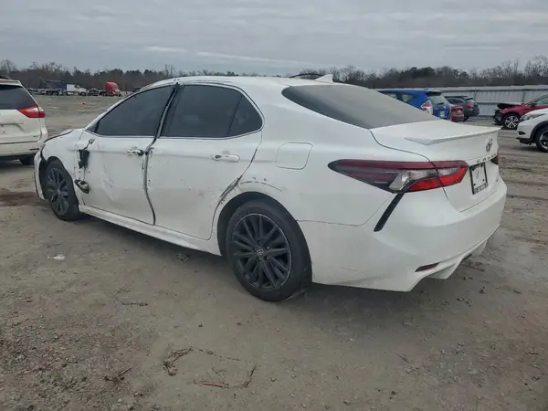 4T1G11AK1MU552523 2021 TOYOTA CAMRY - Image 2